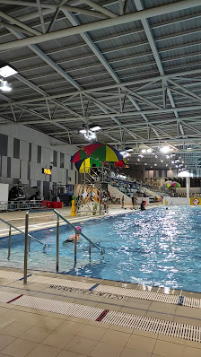 Kwun Tong Swimming Pool thumb 4